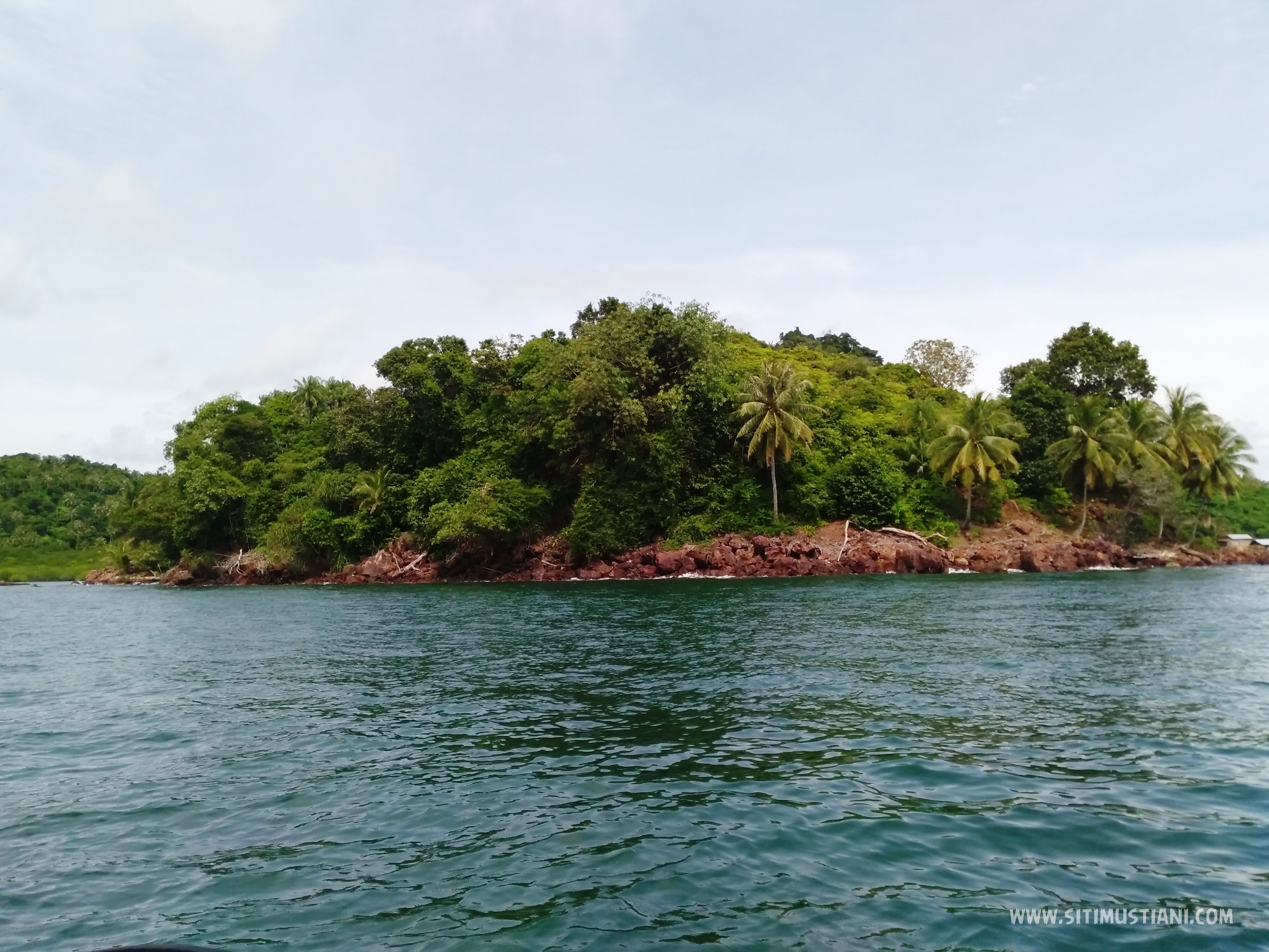 Pulau Kecil di Sekitar Pulau Kabung