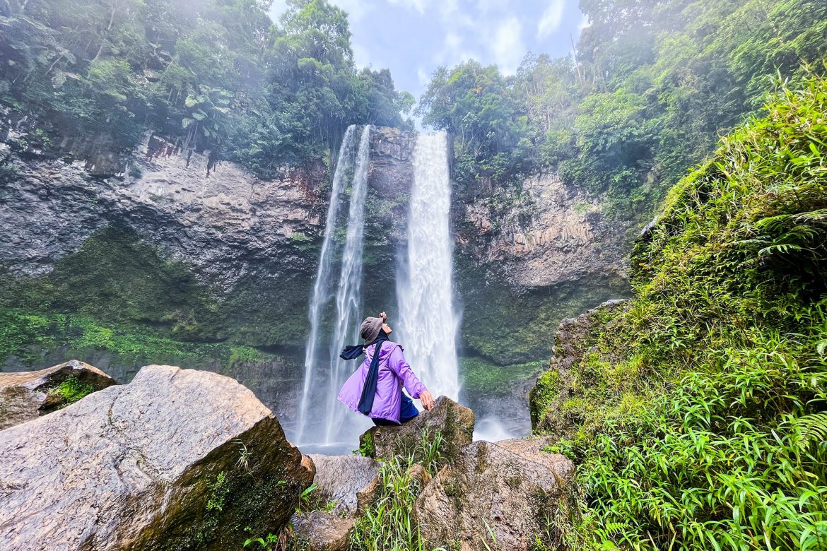 Waterfalls Cascade Cloudy (Riam Berawan)